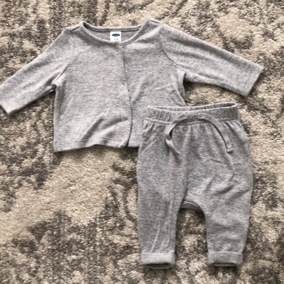 Baby girl sweater and pants set - Picture 2 of 2
